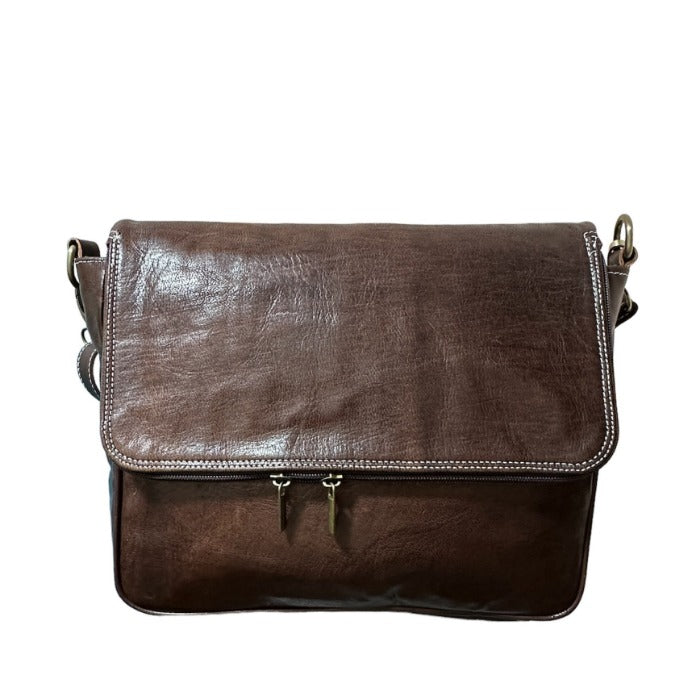 Bolso bandolera con solapa de piel natural. Unisex - Look Todo Piel - 