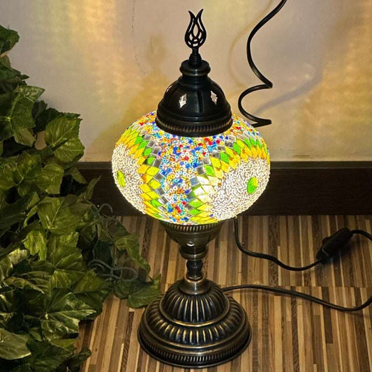 Lámpara de mesa turca artesanal